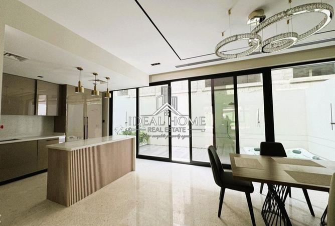 52043704 - Property Image 3