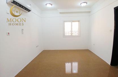 Apartment - 1 - 1 for rent in Umm Ghuwailina 4 - Umm Ghuwailina - Doha Apartment - 1 - 1 for rent in Umm Ghuwailina 4 - Umm Ghuwailina - Doha