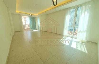 Apartment - 2 Bedrooms - 3 Bathrooms for rent in Viva West - Viva Bahriyah - The Pearl Island - Doha
