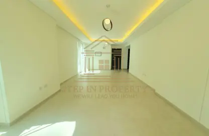 شقة - 2 غرف نوم - 3 حمامات للايجار في فيفا غرب - فيفا بحرية - جزيرة اللؤلؤة - الدوحة