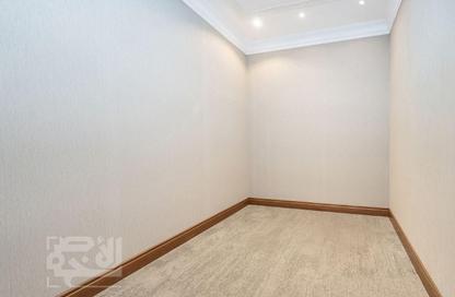 Office Space - Studio - 1 Bathroom for rent in Al Asmakh Tower - West Bay - Doha