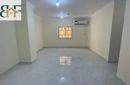 Apartment - 2 Bedrooms - 2 Bathrooms for rent in Al Mansoura - Al Mansoura - Doha