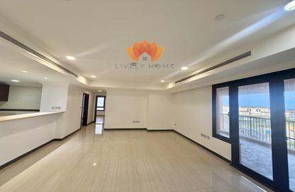 Apartment - 2 Bedrooms - 2 Bathrooms for rent in East Porto Drive - Porto Arabia - The Pearl Island - Doha