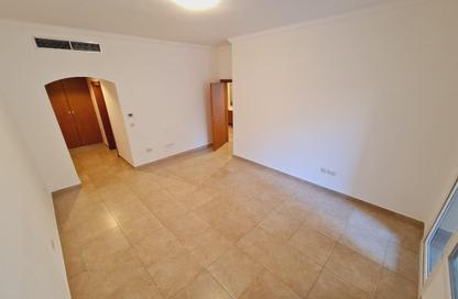 Apartment - 2 Bedrooms - 3 Bathrooms for rent in Tower 8 - Porto Arabia - The Pearl Island - Doha