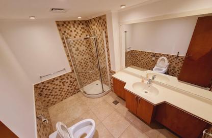 Apartment - 2 Bedrooms - 3 Bathrooms for rent in Tower 8 - Porto Arabia - The Pearl Island - Doha
