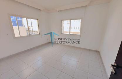 Apartment - 2 Bedrooms - 2 Bathrooms for rent in Bin Omran - Fereej Bin Omran - Doha
