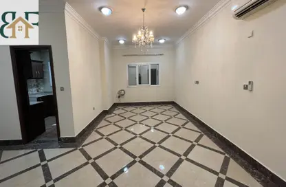 شقة - 2 غرف نوم - 2 حمامات للايجار في منتزه 70 - المنتزه - الدوحة