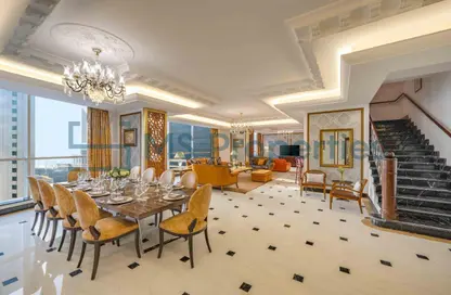 دوبلكس - 3 غرف نوم - 5 حمامات للايجار في شارع الدبلوماسي - الخليج الغربي - الدوحة