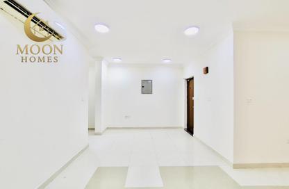 Apartment - 1 Bedroom - 1 Bathroom for rent in Umm Ghuwailina 4 - Umm Ghuwailina - Doha Apartment - 1 Bedroom - 1 Bathroom for rent in Umm Ghuwailina 4 - Umm Ghuwailina - Doha