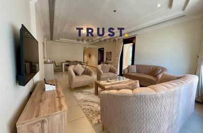 Apartment - 2 Bedrooms - 1 Bathroom for rent in The Pearl Island - Doha