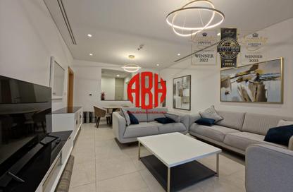 Apartment - 2 Bedrooms - 3 Bathrooms for rent in Floresta Gardens - Floresta Gardens - The Pearl Island - Doha