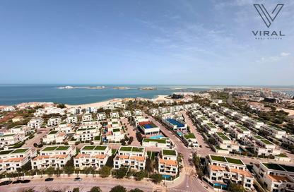 Apartment - 3 Bedrooms - 5 Bathrooms for rent in Floresta Gardens - Floresta Gardens - The Pearl Island - Doha