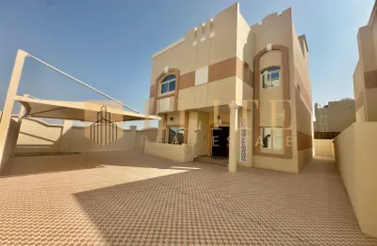 Villa - 5 Bedrooms - 5 Bathrooms for rent in Ain Khaled Villas - Ain Khaled - Doha