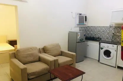 شقة - 1 حمام للايجار في سلاطة القديمة - سلاطة - الدوحة