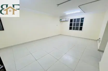 Apartment - 2 Bedrooms - 2 Bathrooms for rent in Umm Ghwailina Comm - Umm Ghuwalina - Umm Ghuwailina - Doha