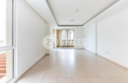 Apartment - 1 - 2 for rent in Viva East - Viva Bahriyah - The Pearl Island - Doha Apartment - 1 - 2 for rent in Viva East - Viva Bahriyah - The Pearl Island - Doha