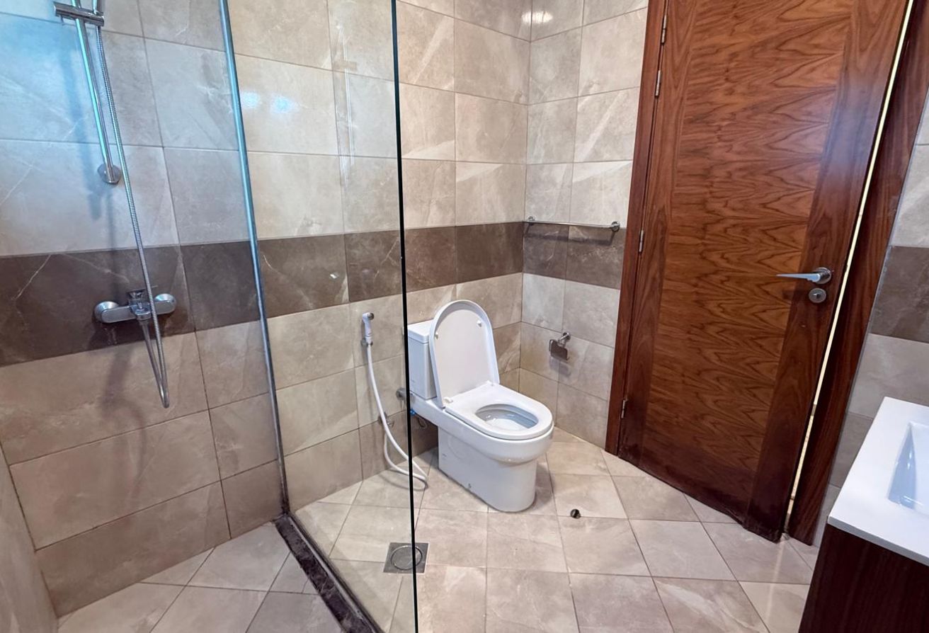 Spacious 2bhk furnish in lusail erkiya only 6300// thumbnail 6