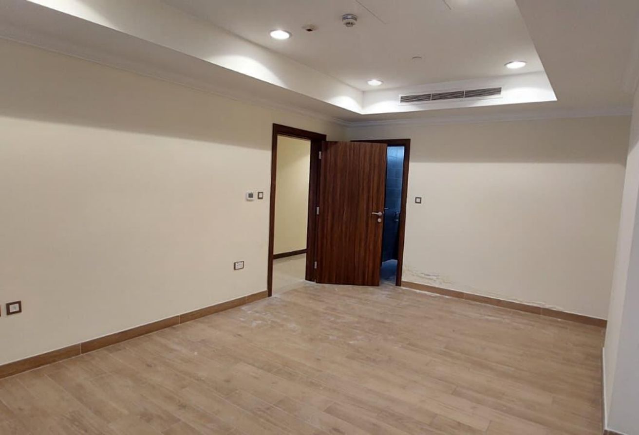 Clean Big size 1BHK apartment with balcony thumbnail 12