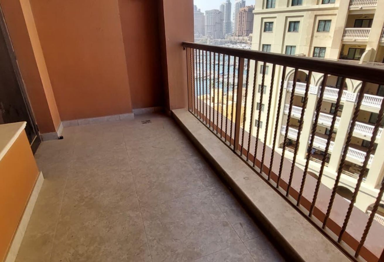 Clean Big size 1BHK apartment with balcony thumbnail 6