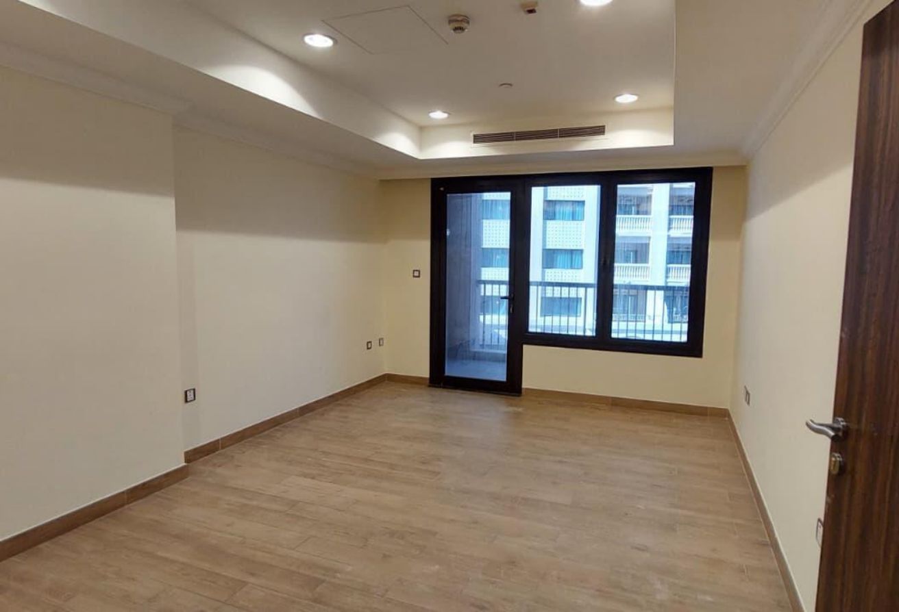 Clean Big size 1BHK apartment with balcony thumbnail 3