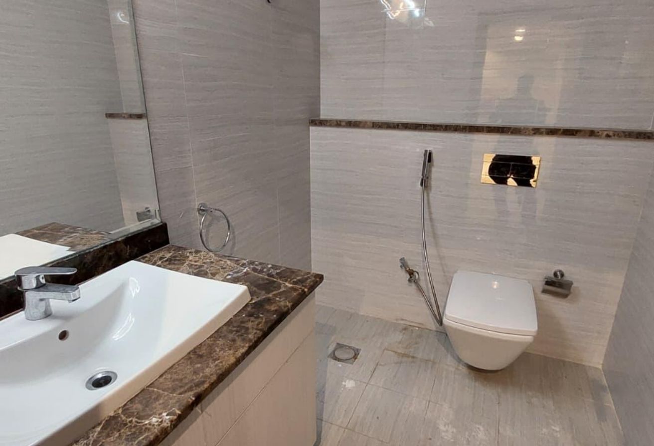 Clean Big size 1BHK apartment with balcony thumbnail 13