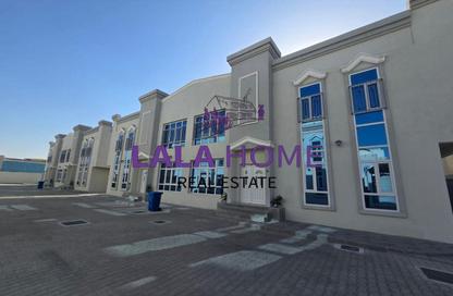 Villa - 4 Bedrooms - 5 Bathrooms for rent in Wadi Al Markh - Muraikh - AlMuraikh - Doha