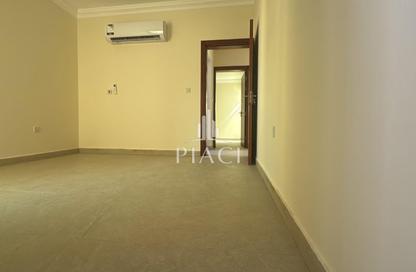 Apartment - 2 - 2 for rent in Umm Ghwailina Comm - Umm Ghuwalina - Umm Ghuwailina - Doha