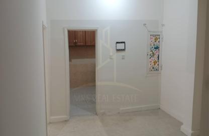 Apartment - 2 Bedrooms - 1 Bathroom for rent in Salaja Street - Doha Al Jadeed - Doha