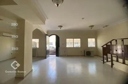 فيلا - 6 غرف نوم - 4 حمامات للايجار في منطقة مويثر - الريان - الدوحة