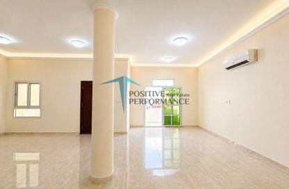 Apartment - 5 Bedrooms - 3 Bathrooms for rent in Ammar Bin Yasser Street - Al Aziziyah - Doha