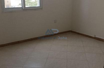 Apartment - 3 Bedrooms - 2 Bathrooms for rent in Al Muntazah - Doha