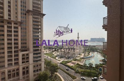 Apartment - 1 Bedroom - 2 Bathrooms for rent in Piazza Arabia - Porto Arabia - The Pearl Island - Doha