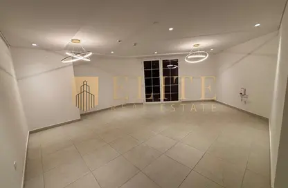 Apartment - 3 Bedrooms - 5 Bathrooms for rent in Floresta Gardens - Floresta Gardens - The Pearl Island - Doha