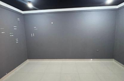 Penthouse - Studio - 1 Bathroom for rent in Al Aziziyah - Al Aziziyah - Doha