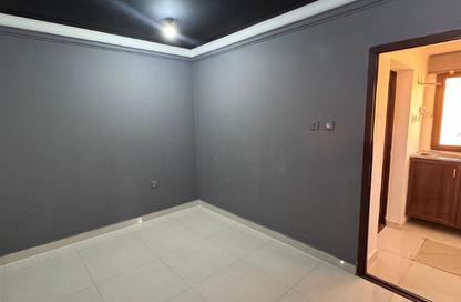 Penthouse - Studio - 1 Bathroom for rent in Al Aziziyah - Al Aziziyah - Doha