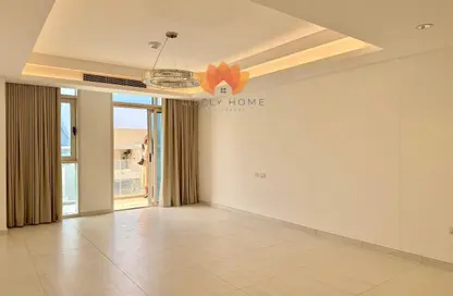 شقة - 2 غرف نوم - 4 حمامات للايجار في كريستال ريزيدنس - جزيرة جيوان - جزيرة اللؤلؤة - الدوحة