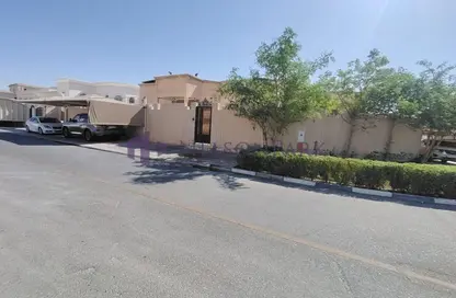 فيلا - 4 غرف نوم - 6 حمامات للبيع في فلل عين خالد - عين خالد - الدوحة