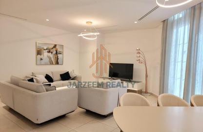 Apartment - 2 Bedrooms - 2 Bathrooms for rent in Floresta Gardens - Floresta Gardens - The Pearl Island - Doha
