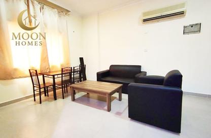 Apartment - 1 Bedroom - 1 Bathroom for rent in Umm Ghuwailina 4 - Umm Ghuwailina - Doha