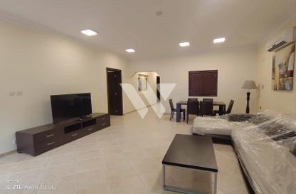 مجمع سكني - 3 - 3 للإيجار في شارع الحمرا - الثمامة - الدوحة