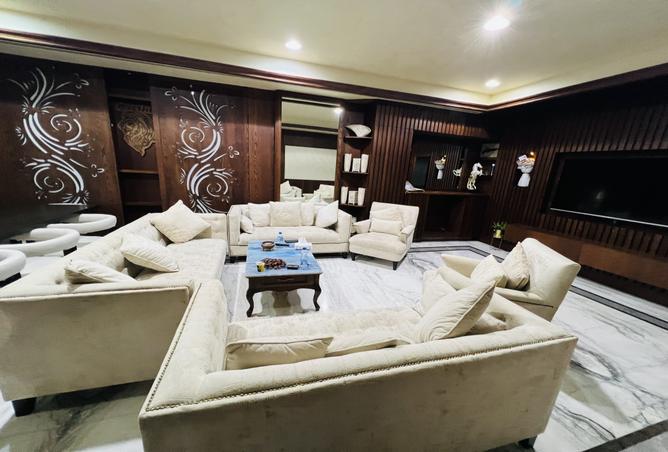 1002732 - Property Image 2