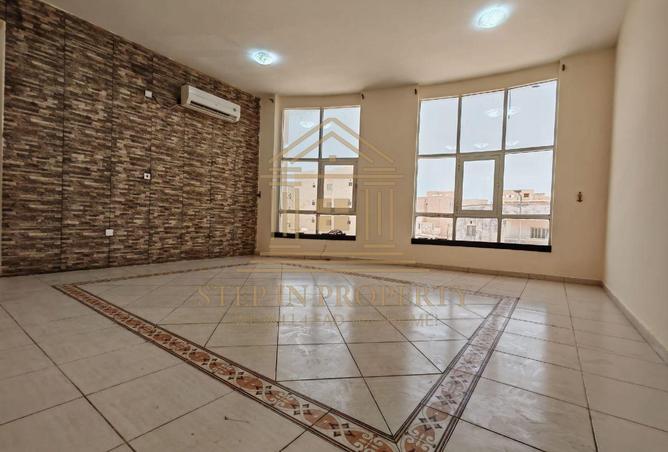 57031011 - Property Main Image