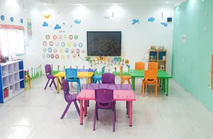 فيلا - 8 غرف نوم - 8 حمامات للايجار في المعمورة - المعمورة - الدوحة