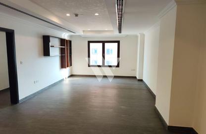 Apartment - 1 Bedroom - 2 Bathrooms for rent in East Porto Drive - Porto Arabia - The Pearl Island - Doha