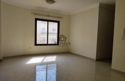 Apartment - 3 Bedrooms - 2 Bathrooms for rent in Anas Street - Fereej Bin Mahmoud North - Fereej Bin Mahmoud - Doha