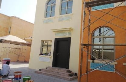 Apartment - 5 Bedrooms - 4 Bathrooms for rent in Umm Al Seneem Street - Ain Khaled - Doha Apartment - 5 Bedrooms - 4 Bathrooms for rent in Umm Al Seneem Street - Ain Khaled - Doha