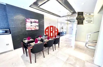 فيلا - 5 غرف نوم - 6 حمامات للايجار في شارع ام السنيم - عين خالد - الدوحة