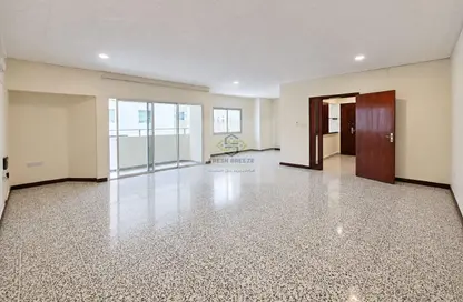 Apartment - 3 Bedrooms - 3 Bathrooms for rent in Asim Bin Omar Street - Al Mansoura - Doha