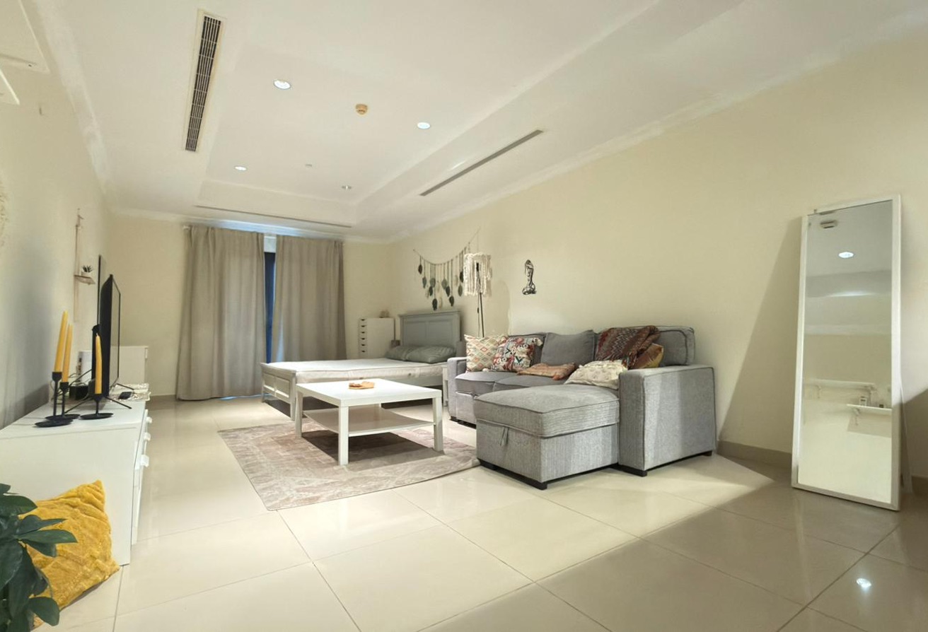 LUXURIOUS STUDIO APARTMENT IN PEARL thumbnail 4