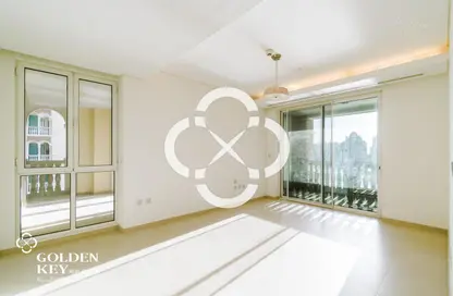 شقة - 2 غرف نوم - 3 حمامات للايجار في فيفا غرب - فيفا بحرية - جزيرة اللؤلؤة - الدوحة